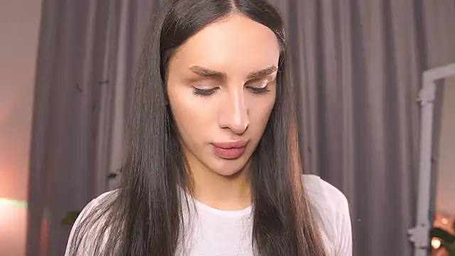 Snapshot of Kim_Oberlin_ chatting on 11/02/25, 04:09 Kim Oberlin online show from 11/02/25, 04:09