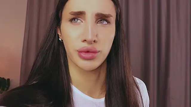 Snapshot of Kim_Oberlin_ chatting on 11/07/25, 11:32 Kim Oberlin online show from 11/07/25, 11:32