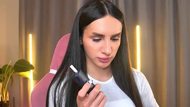 Snapshot of Kim_Oberlin_ chatting on 11/14/25, 04:06 Kim Oberlin online show from 11/14/25, 04:06