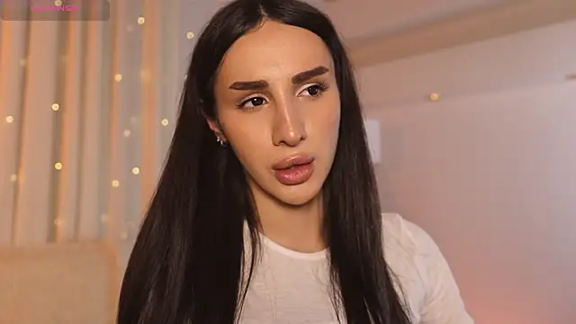 Snapshot of Kim_Oberlin_ chatting on 11/25/25, 04:29 Kim Oberlin online show from 11/25/25, 04:29