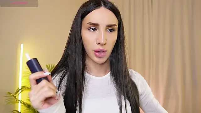 Snapshot of Kim_Oberlin_ chatting on 11/29/25, 04:32 Kim Oberlin online show from 11/29/25, 04:32