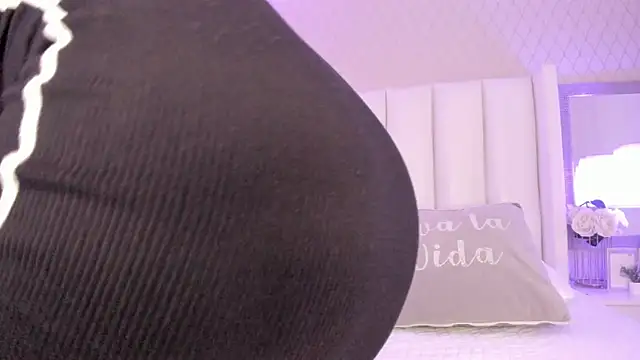 SophiaSmiiths  online show from 06/02/26, 07:49
