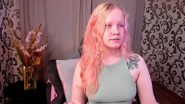 Snapshot of boostyboobs chatting on 10/03/25, 03:36 boostyboobs online show from 10/03/25, 03:36