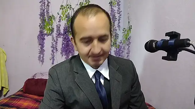 Snapshot of yazforeSolo chatting on 09/18/25, 02:30 yazforeSolo online show from 09/18/25, 02:30