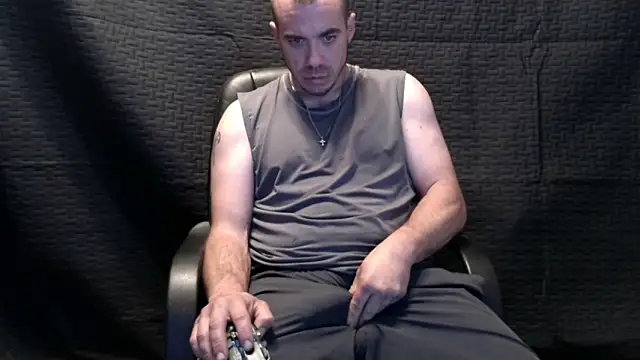 ScubaStevex online show from 11/17/25, 01:28