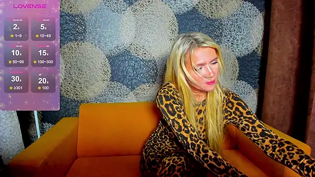 Luna  Lewis online show from 12/02/24, 11:12