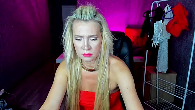 Luna  Lewis online show from 12/03/24, 08:16