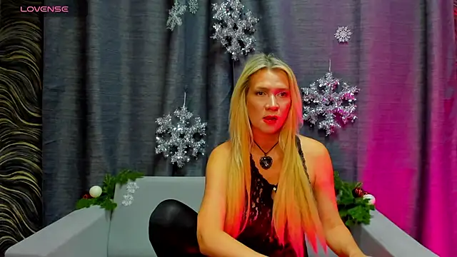 Luna  Lewis online show from 12/30/24, 08:32