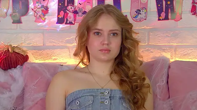 Snapshot of SelinSwarovski chatting on 10/27/25, 04:22 SelinSwarovski online show from 10/27/25, 04:22