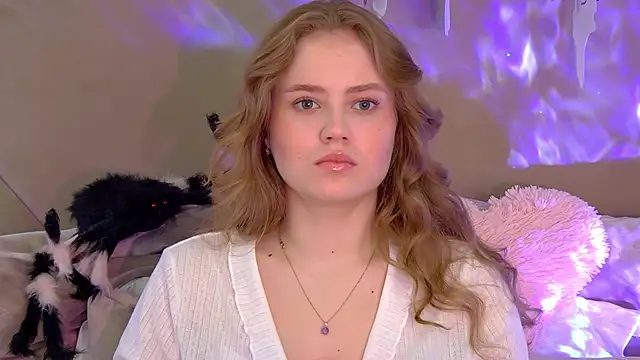 Snapshot of SelinSwarovski chatting on 10/29/25, 05:04 SelinSwarovski online show from 10/29/25, 05:04