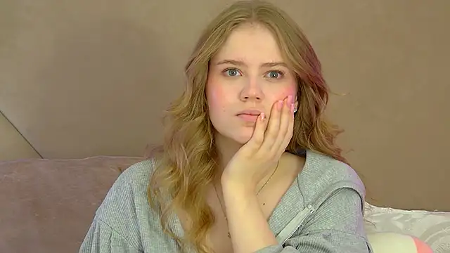 Snapshot of SelinSwarovski chatting on 11/03/25, 04:08 SelinSwarovski online show from 11/03/25, 04:08