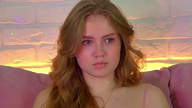 Snapshot of SelinSwarovski chatting on 11/04/25, 08:19 SelinSwarovski online show from 11/04/25, 08:19