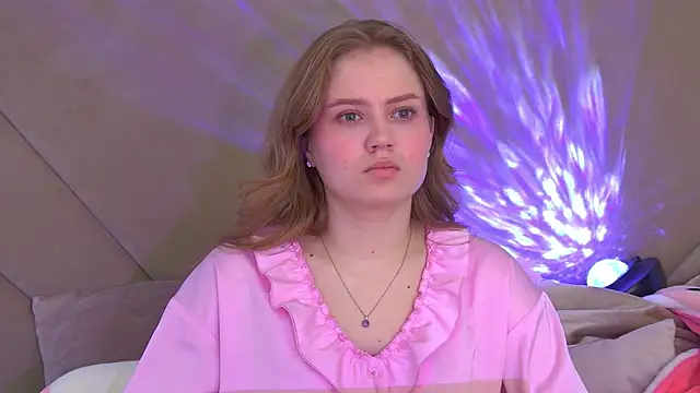 Snapshot of SelinSwarovski chatting on 11/09/25, 04:38 SelinSwarovski online show from 11/09/25, 04:38