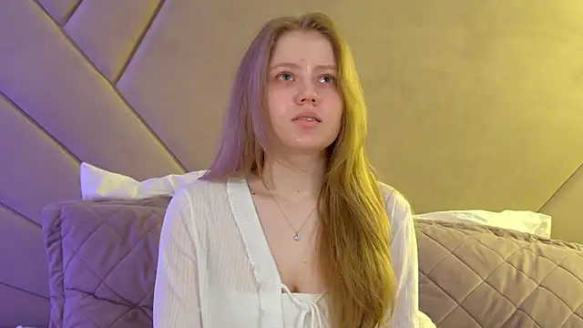 SelinSwarovski online show from 04/28/26, 04:23