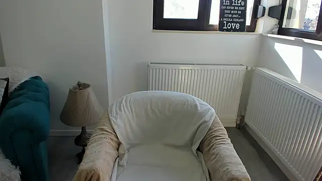 Snapshot of Arya_Shinex chatting on 11/03/25, 08:37 Arya Shinex online show from 11/03/25, 08:37