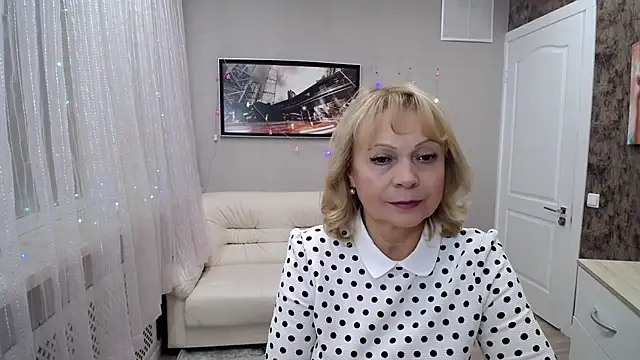 Milla Cutie18 online show from 12/02/24, 09:35