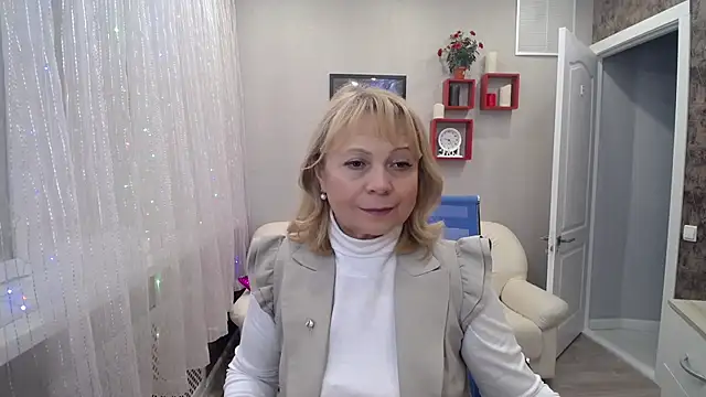 Milla Cutie18 online show from 12/19/24, 01:29