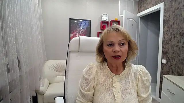 Milla Cutie18 online show from 10/15/25, 04:45