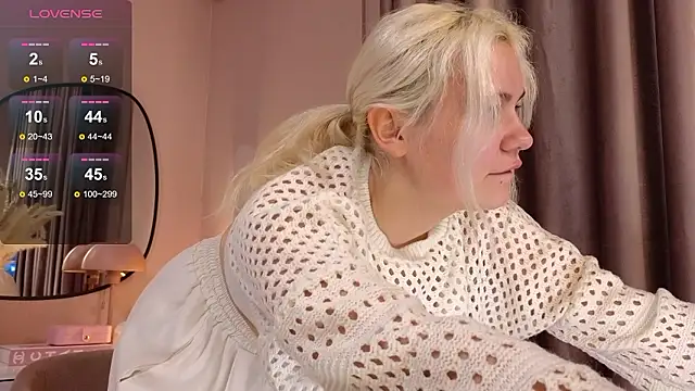 Snapshot of Maybe_Baby_ chatting on 12/02/24, 08:19 Maybe Baby online show from 12/02/24, 08:19