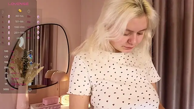 Snapshot of Maybe_Baby_ chatting on 12/06/24, 08:15 Maybe Baby online show from 12/06/24, 08:15