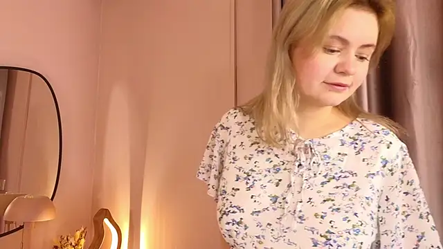 Snapshot of Maybe_Baby_ chatting on 12/09/24, 11:15 Maybe Baby online show from 12/09/24, 11:15