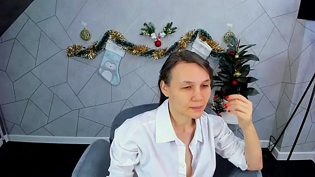 Lillian White online show from 12/27/24, 06:14