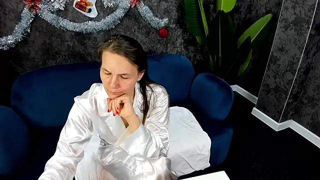 Lillian White online show from 12/29/24, 07:17