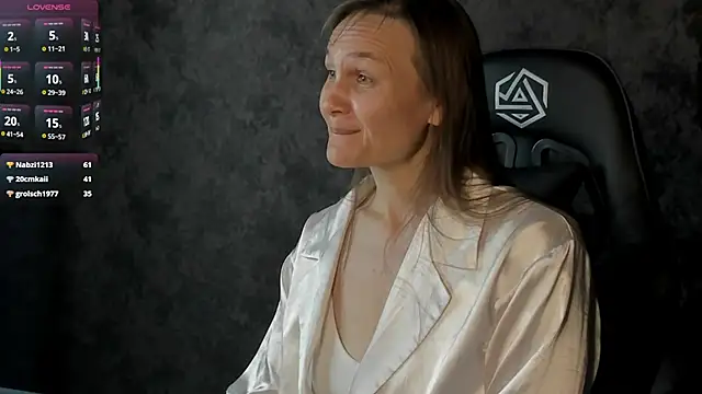 Snapshot of Lillian_White chatting on 09/15/25, 01:05 Lillian White online show from 09/15/25, 01:05