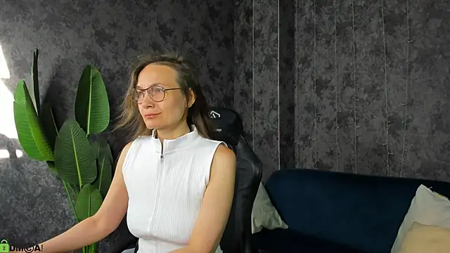 Lillian White online show from 06/23/26, 12:52