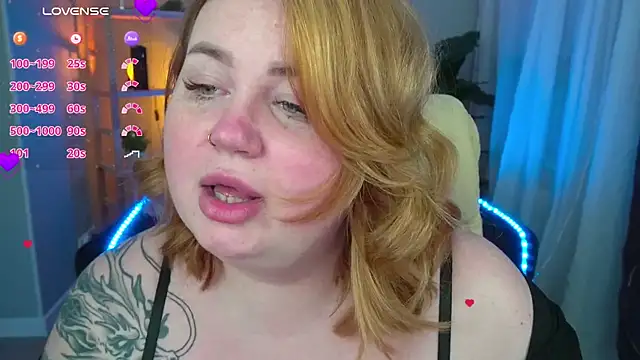 Snapshot of ZaraReignn chatting on 02/12/25, 12:37 ZaraReignn online show from 02/12/25, 12:37