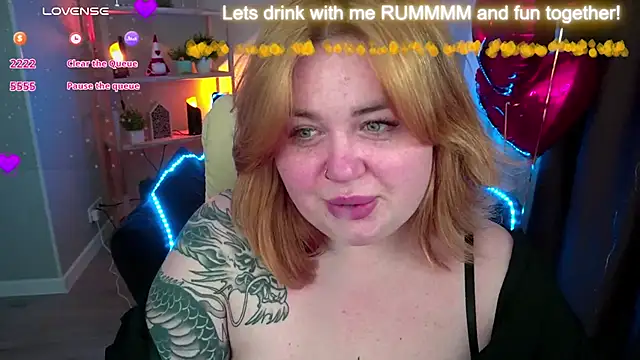 Snapshot of ZaraReignn chatting on 02/14/25, 03:22 ZaraReignn online show from 02/14/25, 03:22