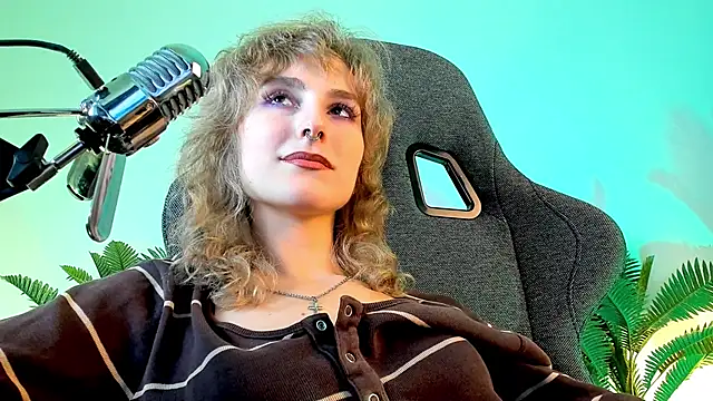 LuxRayi online show from 12/15/24, 12:07