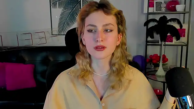 LuxRayi online show from 01/25/25, 06:35