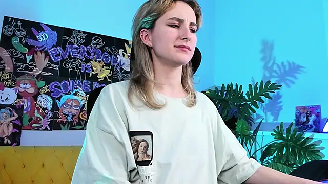 LuxRayi online show from 02/18/25, 12:15