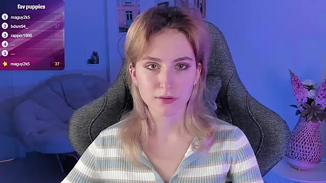 LuxRayi online show from 02/25/25, 05:58