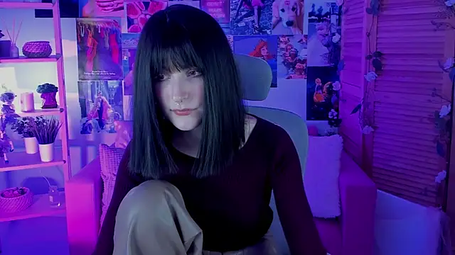 LuxRayi online show from 03/22/25, 08:59