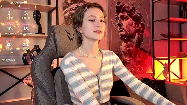 LuxRayi online show from 09/17/25, 08:32