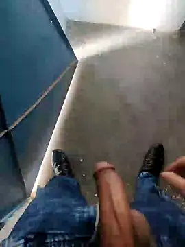 Snapshot of Masti441 chatting on 02/15/25, 06:33 Masti441 online show from 02/15/25, 06:33