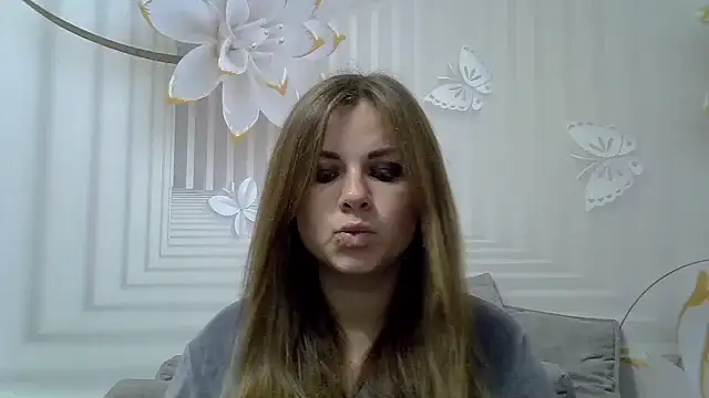 Snapshot of TinaFun4u chatting on 11/14/25, 08:18 TinaFun4u online show from 11/14/25, 08:18