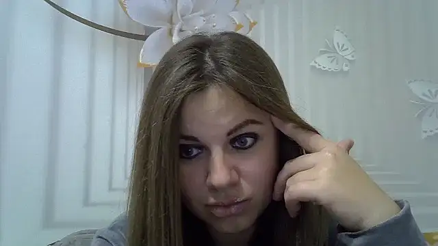 Snapshot of TinaFun4u chatting on 12/19/25, 08:38 TinaFun4u online show from 12/19/25, 08:38