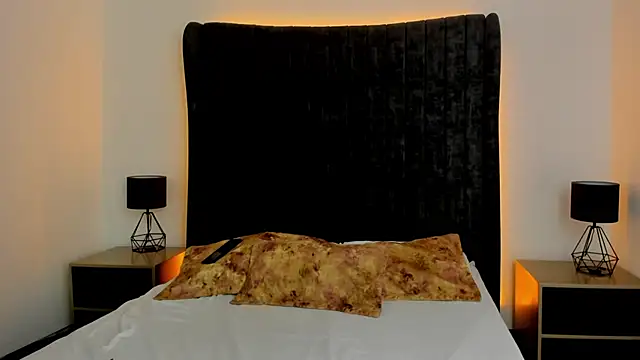 NataGarcia online show from 10/08/25, 04:37