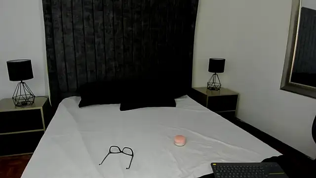 Snapshot of NataGarcia chatting on 03/13/26, 04:24 NataGarcia online show from 03/13/26, 04:24