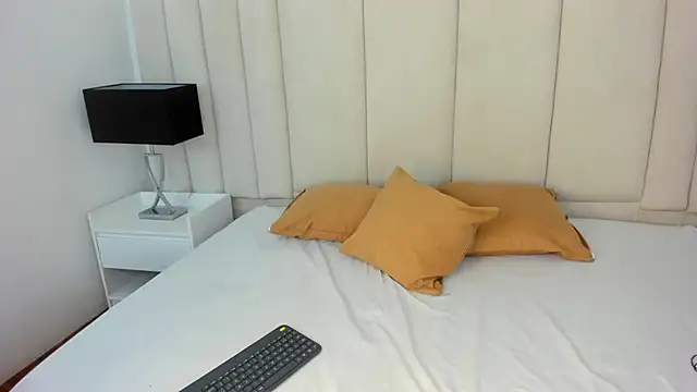 Snapshot of NataGarcia chatting on 04/17/26, 04:43 NataGarcia online show from 04/17/26, 04:43