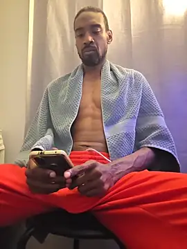 Snapshot of ElJudah7 chatting on 11/04/25, 01:10 ElJudah7 online show from 11/04/25, 01:10