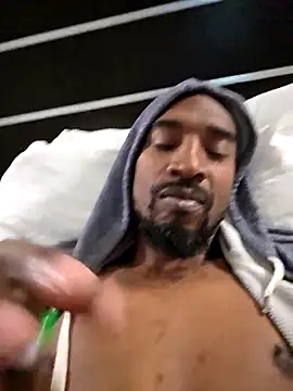 Snapshot of ElJudah7 chatting on 11/10/25, 10:53 ElJudah7 online show from 11/10/25, 10:53