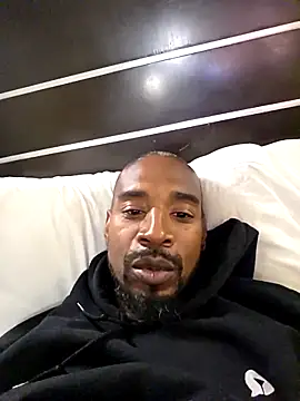 Snapshot of ElJudah7 chatting on 11/12/25, 05:08 ElJudah7 online show from 11/12/25, 05:08