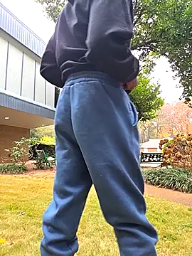 Snapshot of ElJudah7 chatting on 11/20/25, 01:22 ElJudah7 online show from 11/20/25, 01:22