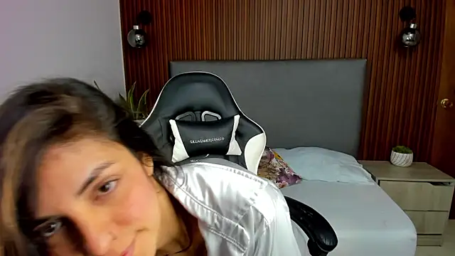 elissa iris online show from 12/09/24, 12:19