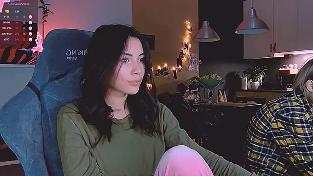 KatiKate online show from 10/30/25, 07:03