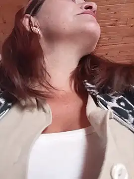 celeste-30  online show from 10/01/25, 02:45